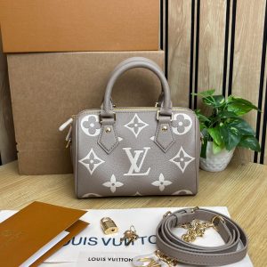 LOUISE VUITTONS SPEEDY BANDOULIERE 20