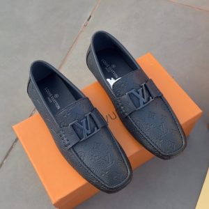 *1st Time in india????* *Louise VuittonePremium Leather Loafer