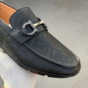 *SalvatoresFerragamos Leather Loffer