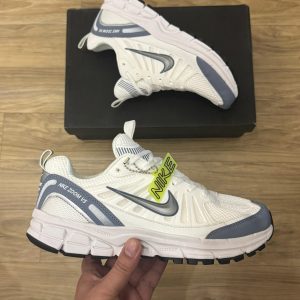 Nikes Vomero v5