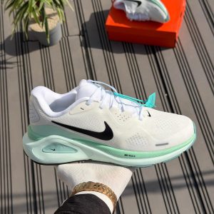 Nikes Structure 26 Mint Foam