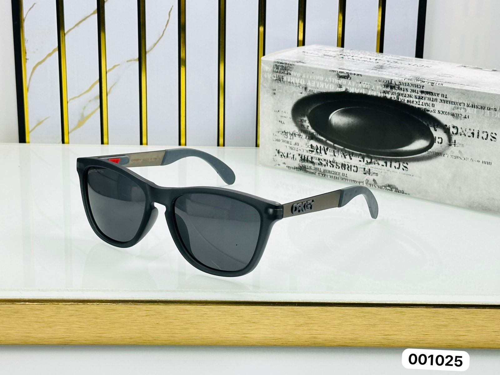 OAKLEYS POLARIZED