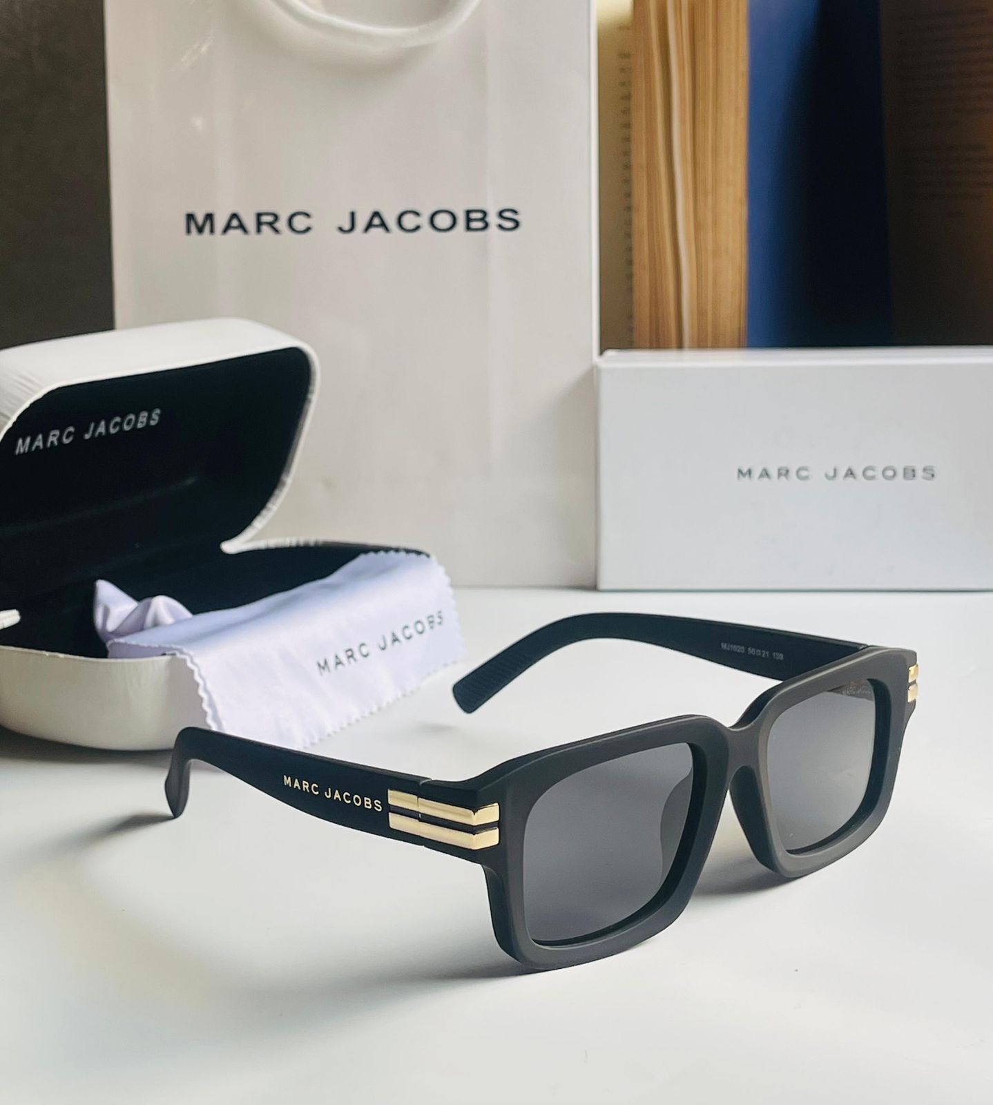 MARCE JACOBS-SUNGLASSES