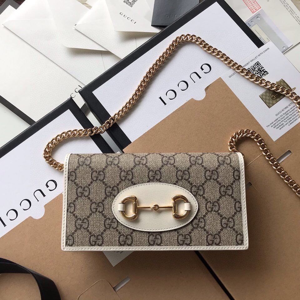 Guccis Horsebit 1955 Chain Wallet Crossbody Bag