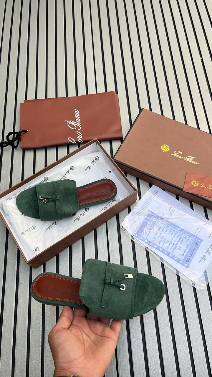 Women's flat