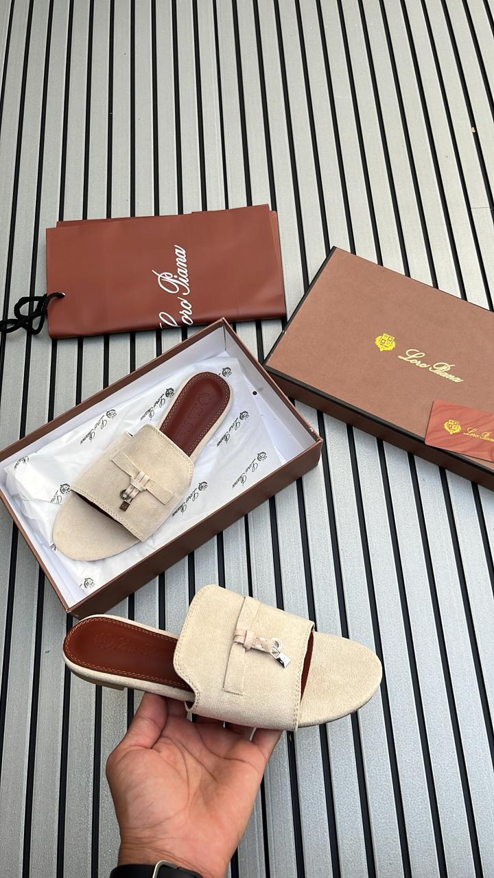 Women's flat