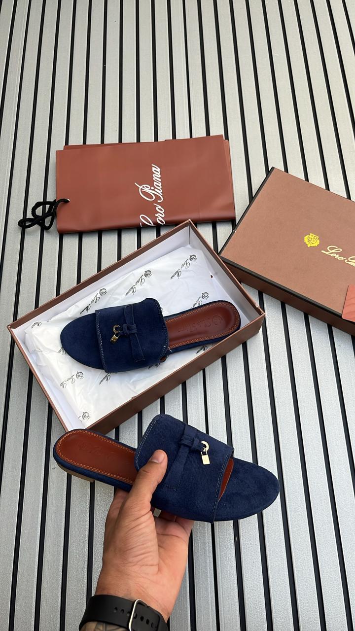 Women's flat