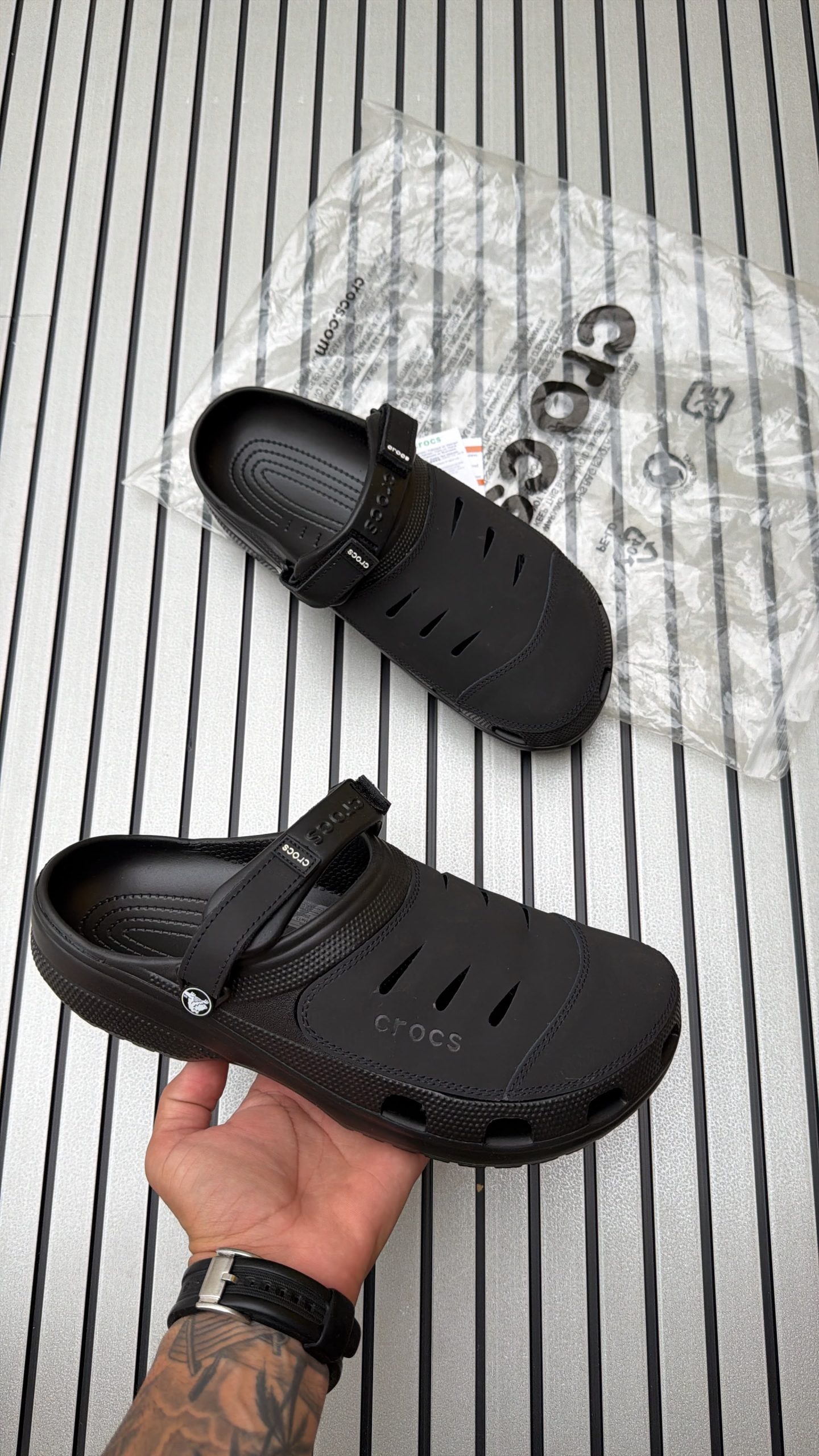 Men's crocs