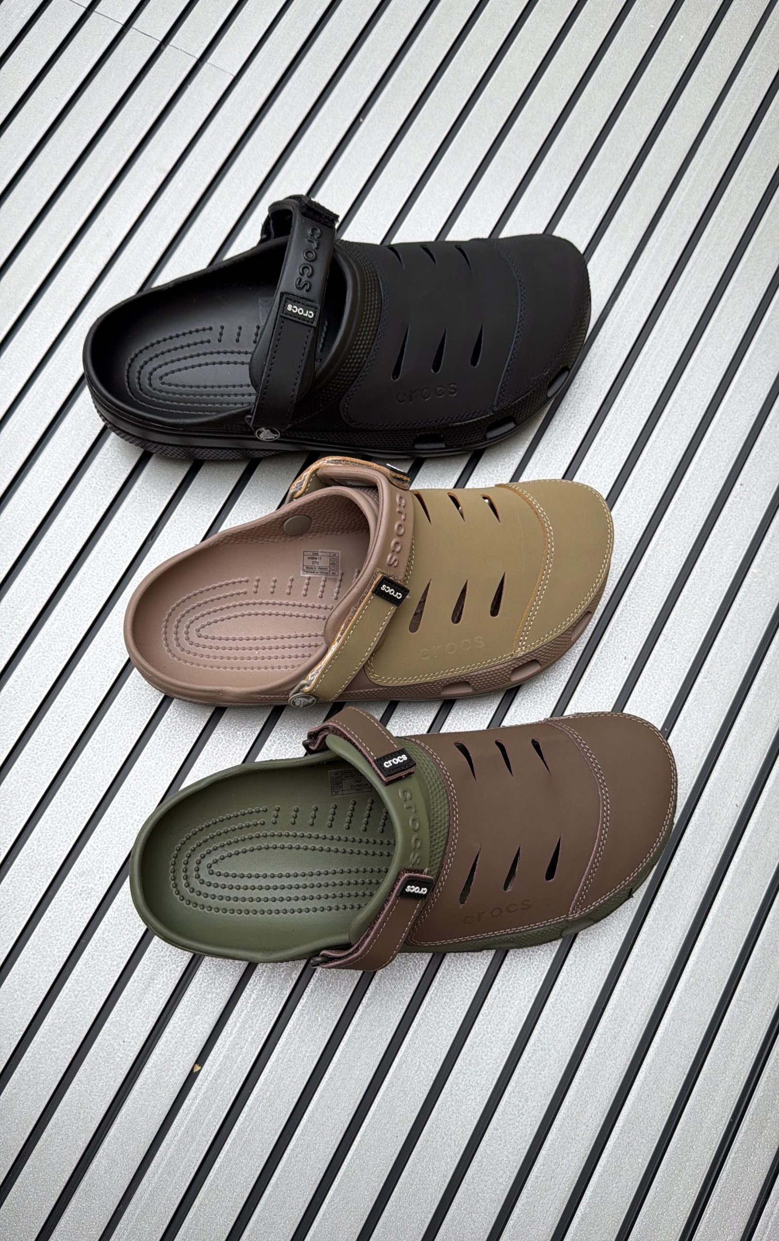Men's crocs