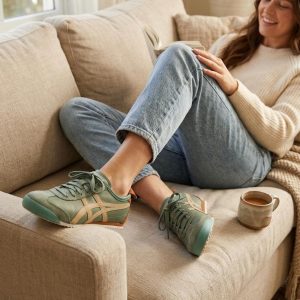 Women's shoes
