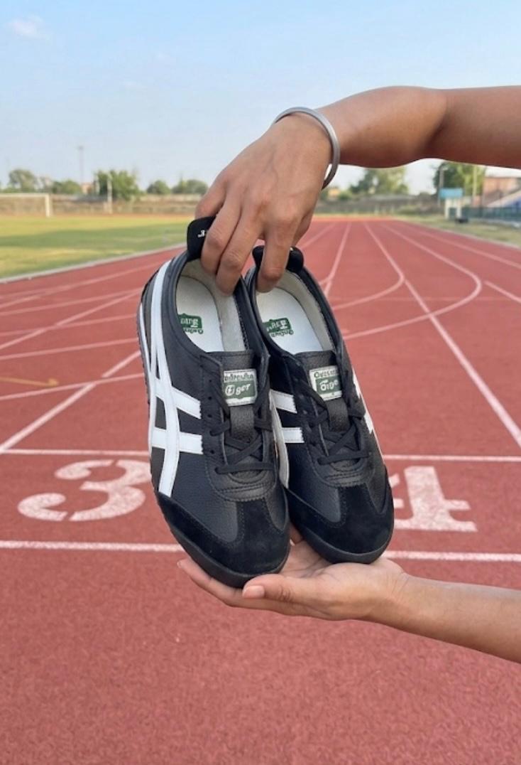 Women's shoes